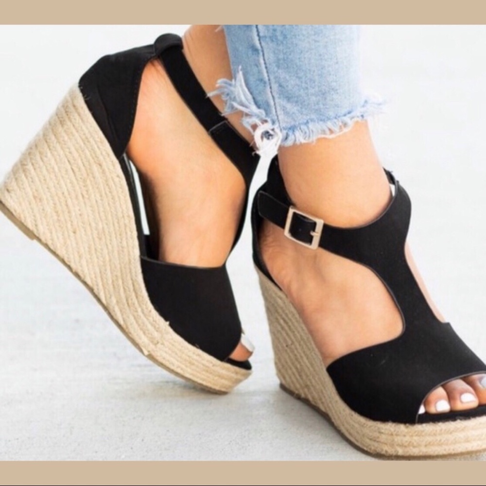 💥SALE💥 SPRING FORWARD Black Espadrille Wedge! - Picture 2 of 2